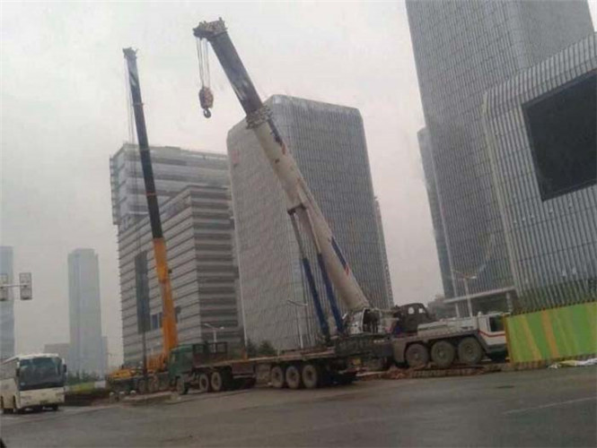 三沙市25吨吊车能吊多重设备？