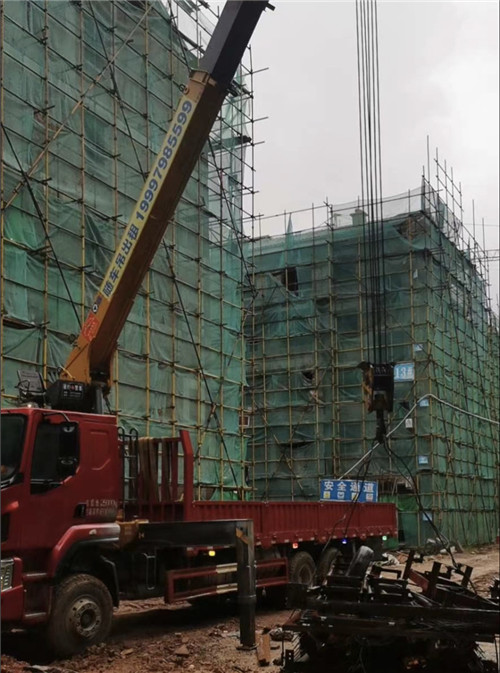 三沙市“慢工细活”—— 吊车的 “微动控制” 技术